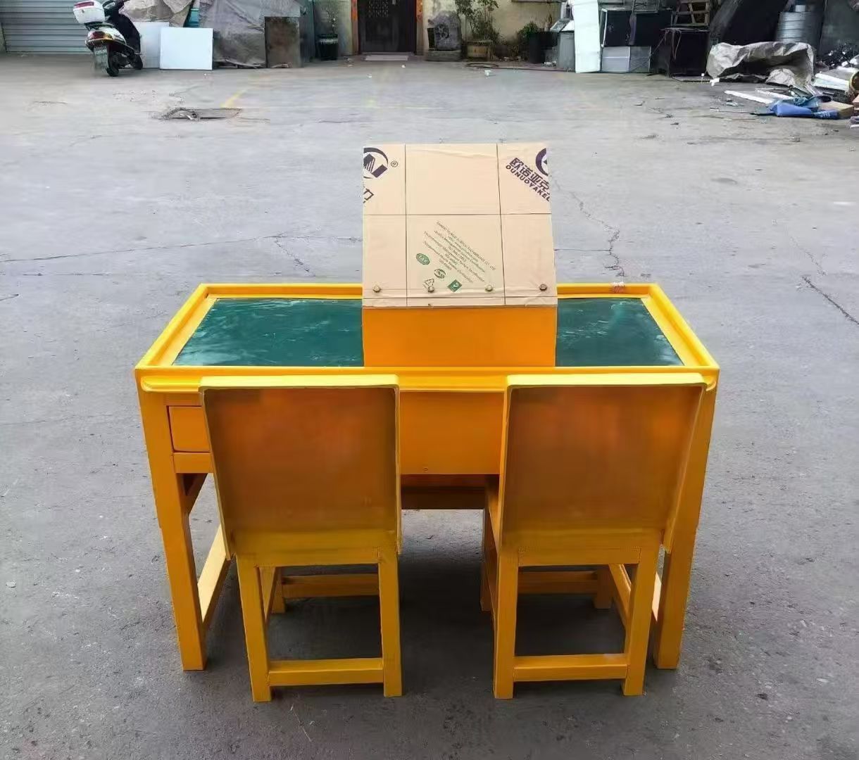 翁源防静电导通桌井下煤矿火工品发放桌：危险品流转的安全守护者